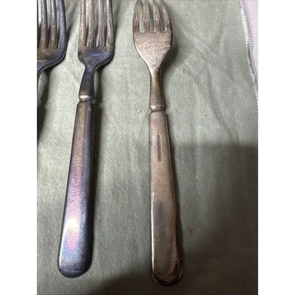 ONEIDA Community Plate OHS 153 pattern silver plated Dinner Fork 7 1/2